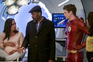 The Flash - Episode 4.23 - We Are the Flash - Promo Pics