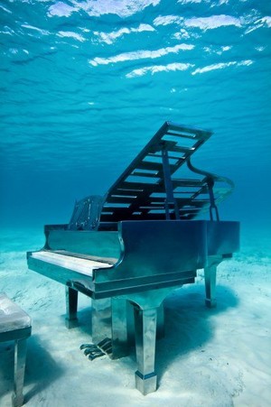  Underwater đàn piano Sculpture
