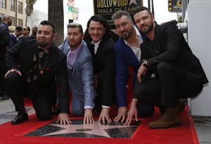  *NSYNC Receiving Their estrella on "The Hollywood Walk of Fame"