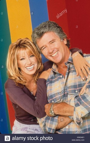  1991 suzanne somers with patrick duffy step da step credit entertainment KWGAE1