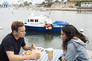  Animal Kingdom "Off the Tit" (3x10) pomotional picture