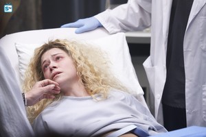  Helena in 5x09 'One Fettered Slave'