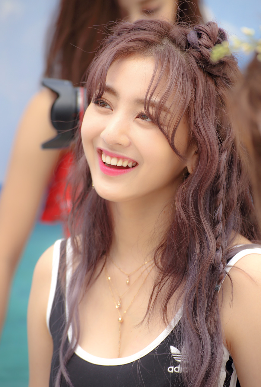 Jihyo Dance The Night Away Behind Twice Jyp Ent Photo 41460338 Fanpop 지효), is a south korean singer and dancer, and is the leader and main vocalist of twice. night away behind twice jyp ent