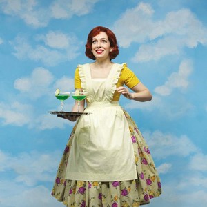  Katherine Parkinson in play 'Home, I’m Darling'