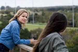  Kim Dickens as Madison Clark in Fear the Walking Dead: "Another día in The Diamond"