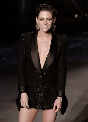  Kristen at the 2018/19 Chanel Paris Fashion tunjuk
