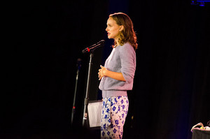  Natalie Portman at Boston Calling موسیقی Fest