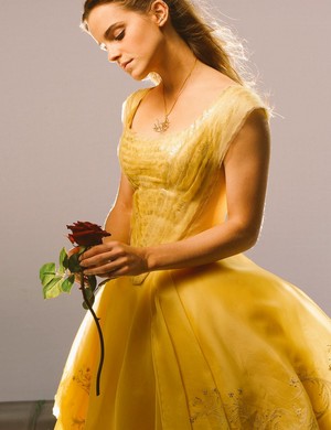  New pic of Emma Watson from 'Beauty and the Beast'