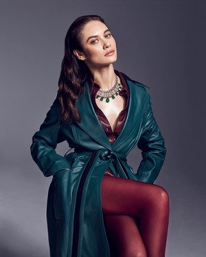  Olga ~ Vanity Fair on Jewelry (2018)