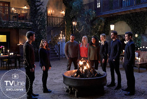  The Originals Series Finale First Look: The Family Assembles to Say Goodbye