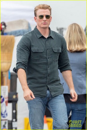  Chris Evans, Paul Rudd and Scarlett Johansson Film 'Avengers 4' in Atlanta!