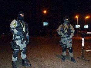  EGYPT POLICE AT NIGHT