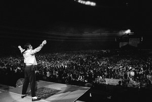 King Of Pop - WORLD'S BIGGEST CROWD PULLER