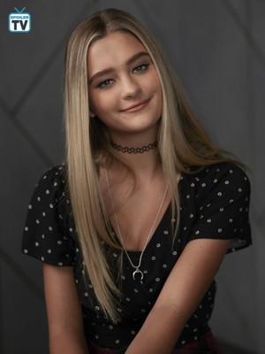  Lizzy Greene as Sophie