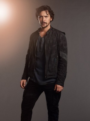  The 100 Season 5 - Bellamy Blake Official Picture