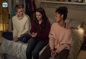  The Bold Type "Feminist Army" (2x01) promotional picture