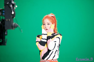  'Love Bomb' MV behind - Chaeyoung