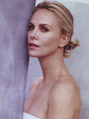  Charlize T.