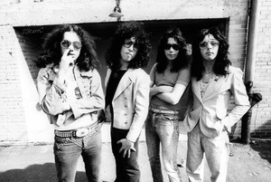  吻乐队（Kiss） ~Birmingham, Michigan...May 13, 1974 (Creem Mag 照片 Session - Creem Office)