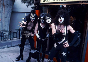  キッス ~Hollywood, California...February 24, 1976 (Graumans Chinese Theater)