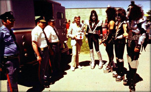  키스 and Stan Lee Borden Chemical Company ~Depew New York, May 25, 1977