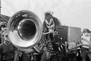  吻乐队（Kiss） ~Cadillac, Michigan...October 9-10, 1975
