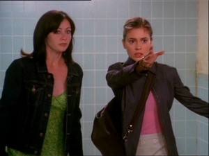  Prue and Phoebe 2