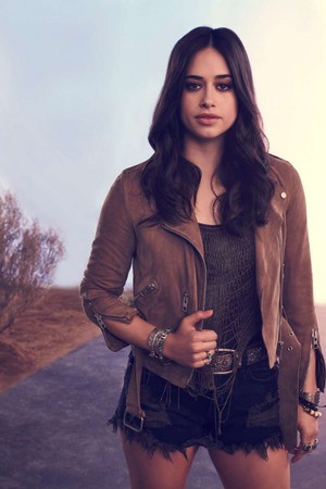  Roswell, New Mexico Season 1 Official Picture - Liz Ortecho
