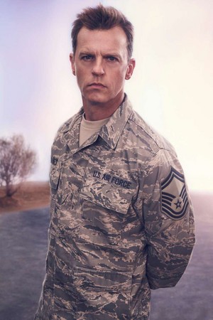  Roswell, New Mexico Season 1 Official Picture - Master Sergeant Jesse Manes