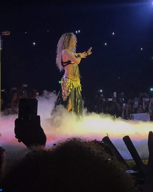  Shakira performs in Cologne (June 5)
