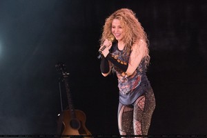  Shakira performs in Londres [June 11]