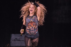  Shakira performs in Luân Đôn [June 11]