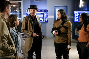  The Flash 5x03 - “The Death of Vibe” promotional stills
