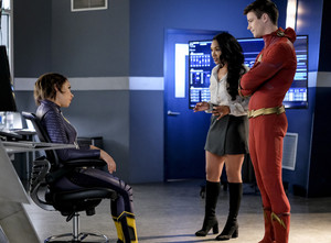  The Flash 5x05 - “All Doll’d Up” promotional stills
