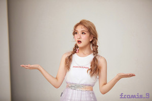  'From.9' dyaket behind - Seoyeon