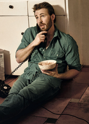  Chris Evans photographed kwa Mark Segal for Esquire (April 2017 Issue)