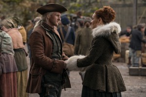  Outlander "Down the Rabbit Hole" (4x07) promotional picture