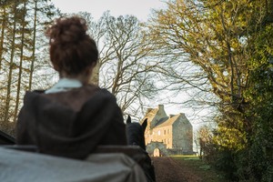  Outlander "Down the Rabbit Hole" (4x07) promotional picture