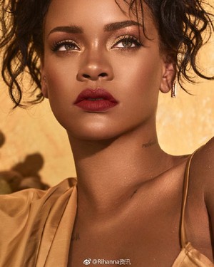  Rihanna Fenty Beauty