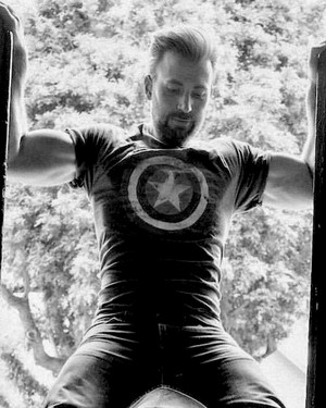  Chris Evans Von Peggy Sirota behind the scenes for Rolling Stone (2016)