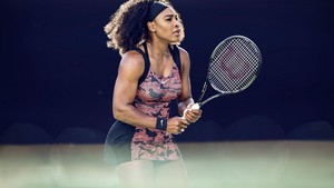  Serena Williams kertas dinding