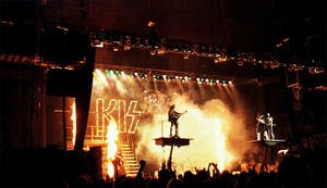  吻乐队（Kiss） (NYC) December 14-16, 1977