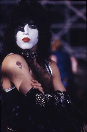  키스 ~Valencia, California…May 11-15, 1978 (KISS Meets the Phantom of the Park)