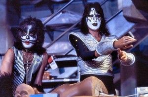  吻乐队（Kiss） ~Valencia, California…May 11-15, 1978 (KISS Meets the Phantom of the Park)