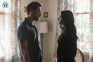  Roswell New Mexico - Episode 1.03 - Tearin' Up My herz - Promotional Fotos