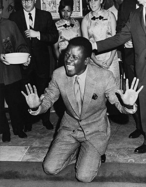  Sidney Poitier at Grauman's Chinese Theater