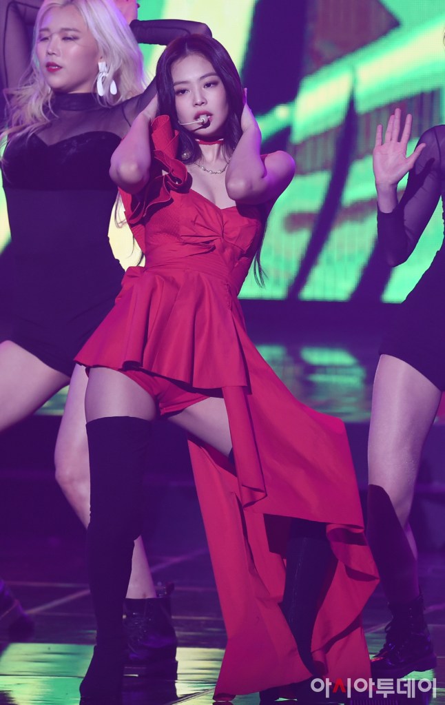 Jennie at Gaon Chart Music Awards 2019 - Black Pink Photo (42098287 ...