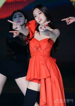 Jennie at Gaon Chart Music Awards 2019