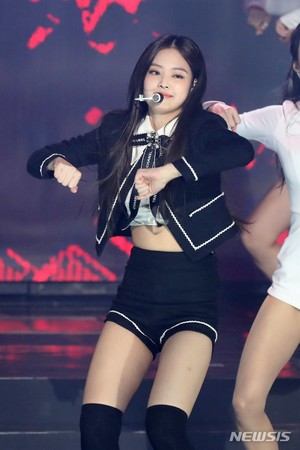  Jennie at Gaon Chart musik Awards 2019