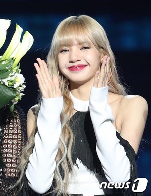  Lisa at Gaon Chart 음악 Awards 2019